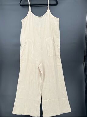 Hunter & Brown Jumpsuit/ Romper - Cream - size Medium